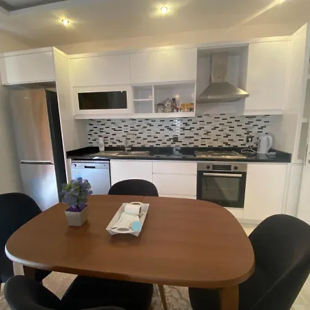 Apartment Sky Hill Alaiye